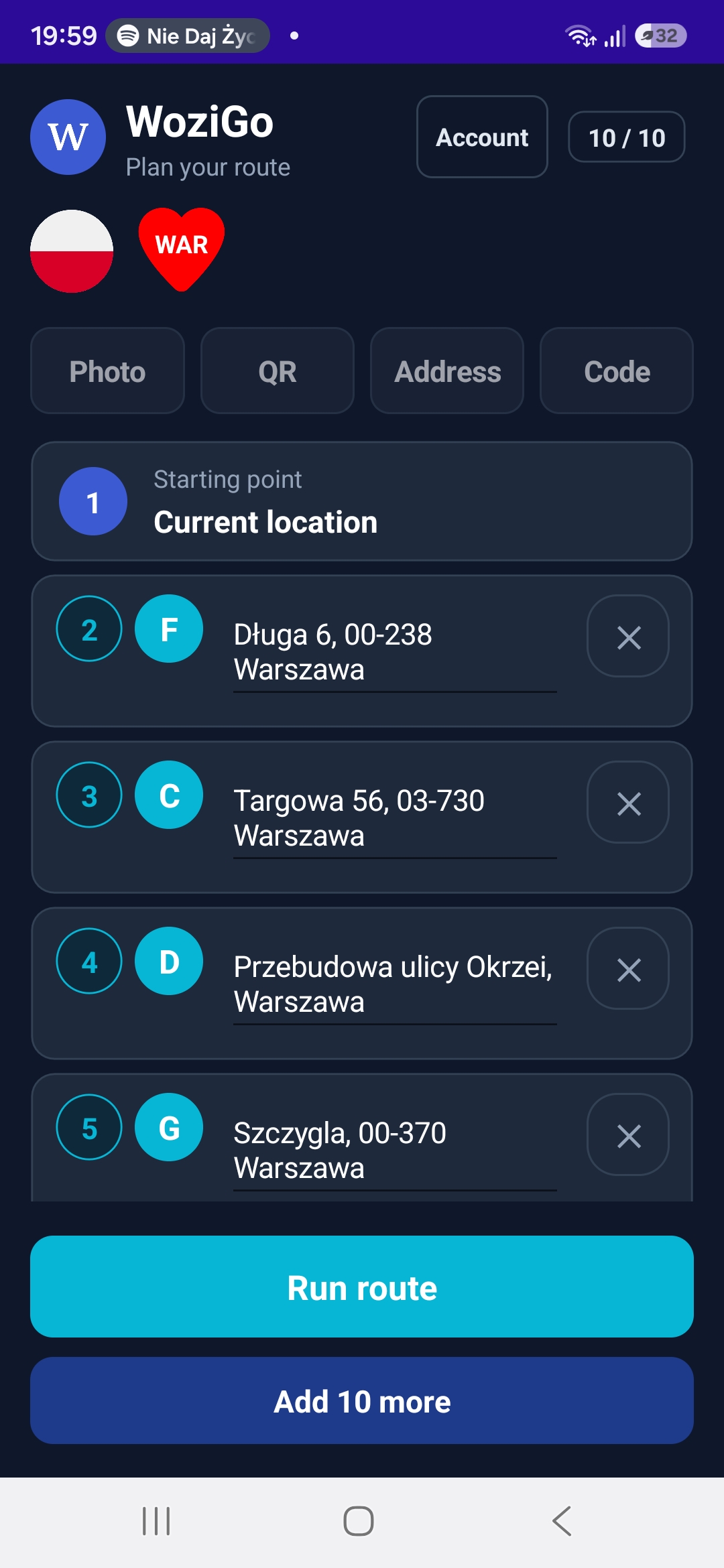 Ciemny, czytelny w słońcu interfejs aplikacji WoziGo